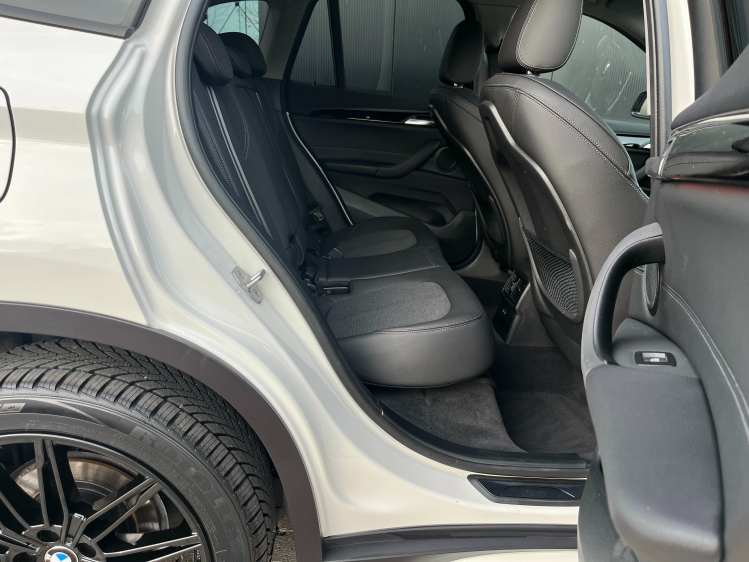 BMW X1 X1 sDrive18dA Sport-Pack LED/Sportzetels/Camera/.. Leconte Motors