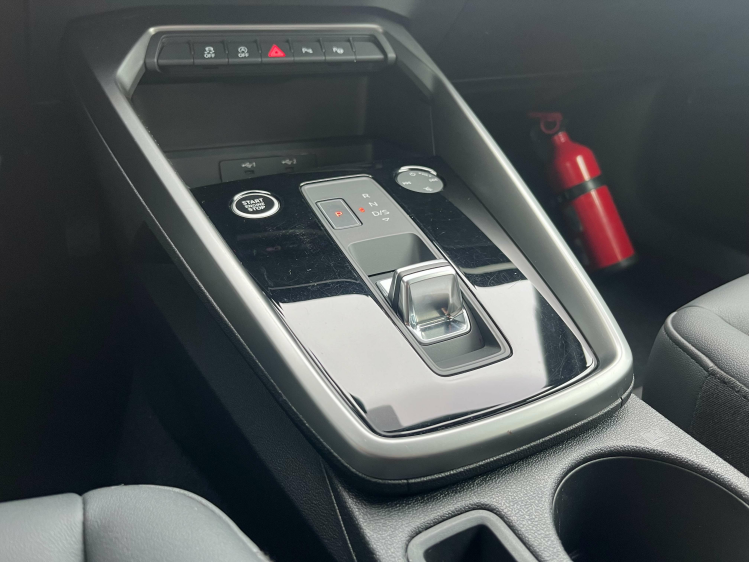 Audi A3 A3 30 TFSI Sportback S tronic Leder/Carplay/Trekhk Leconte Motors