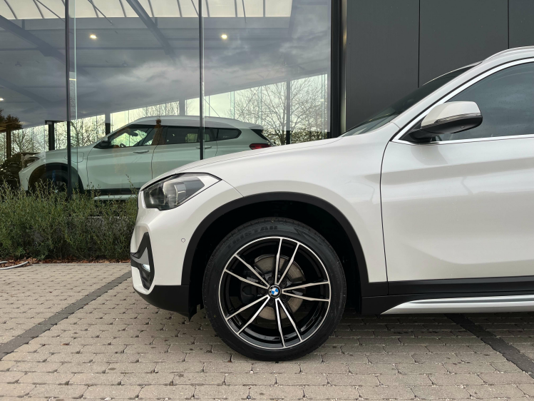 BMW X1 X1 sDrive18iA X-Line LED/Leder/Camera/Sfeerverlich Leconte Motors