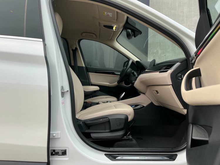 BMW X1 X1 sDrive18iA X-Line LED/Leder/Camera/Sfeerverlich Leconte Motors