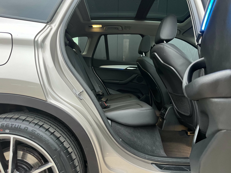 BMW X1 X1 xDrive25e Hybride Panodak/Leder/Trekhaak/CAM/.. Leconte Motors