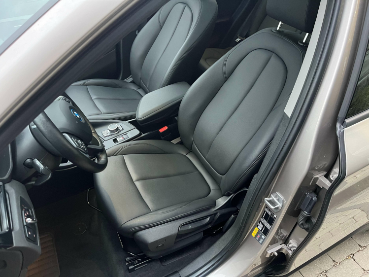 BMW X1 X1 xDrive25e Hybride Panodak/Leder/Trekhaak/CAM/.. Leconte Motors