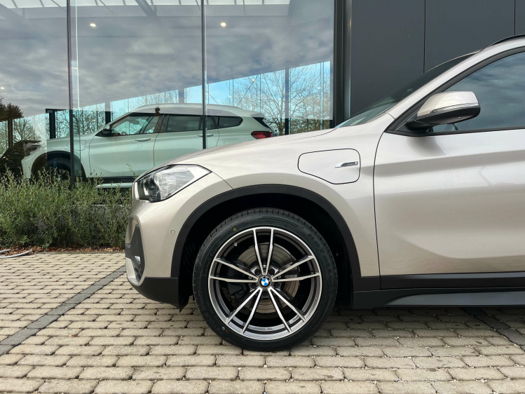 BMW X1 X1 xDrive25e Hybride Panodak/Leder/Trekhaak/CAM/.. Leconte Motors
