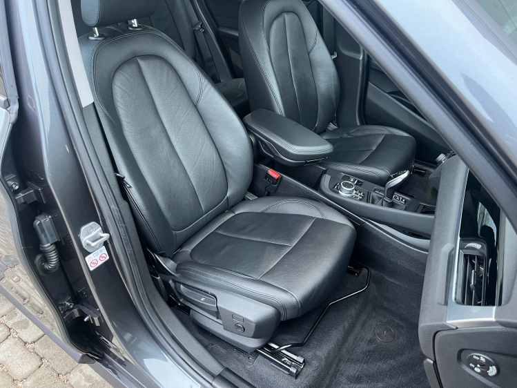 BMW X1 X1 sDrive18iA LED/Leder/Camera/Carplay/Trekhaak... Leconte Motors