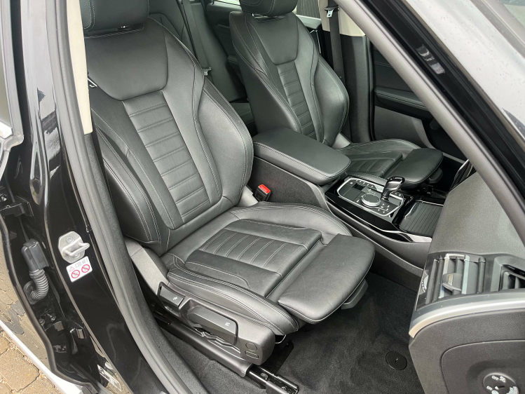 BMW X3 X3 xDrive30e Facelift Sportzetels/Carplay/Camera.. Leconte Motors