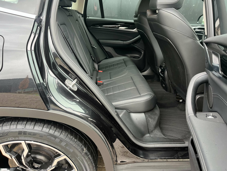 BMW X3 X3 xDrive30e Facelift Sportzetels/Carplay/Camera.. Leconte Motors