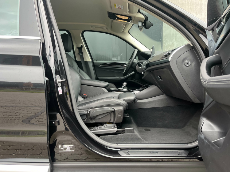BMW X3 X3 xDrive30e Facelift Sportzetels/Carplay/Camera.. Leconte Motors