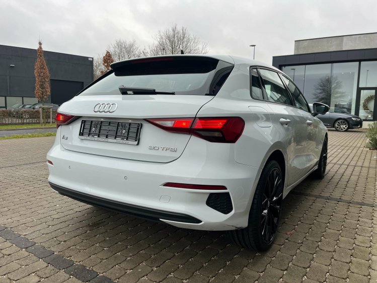 Audi A3 A3 30 TFSI Sportback S tronic Virtual/Sfeerverl/.. Leconte Motors