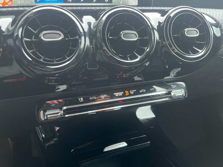 Mercedes-Benz A 180 A 180 7G-DCT Berline Widescreen/Navigatie/Camera.. Leconte Motors