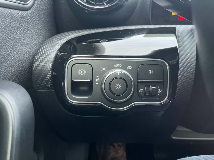 Mercedes-Benz A 180 A 180 7G-DCT Berline Widescreen Carplay/Camera/GPS Leconte Motors