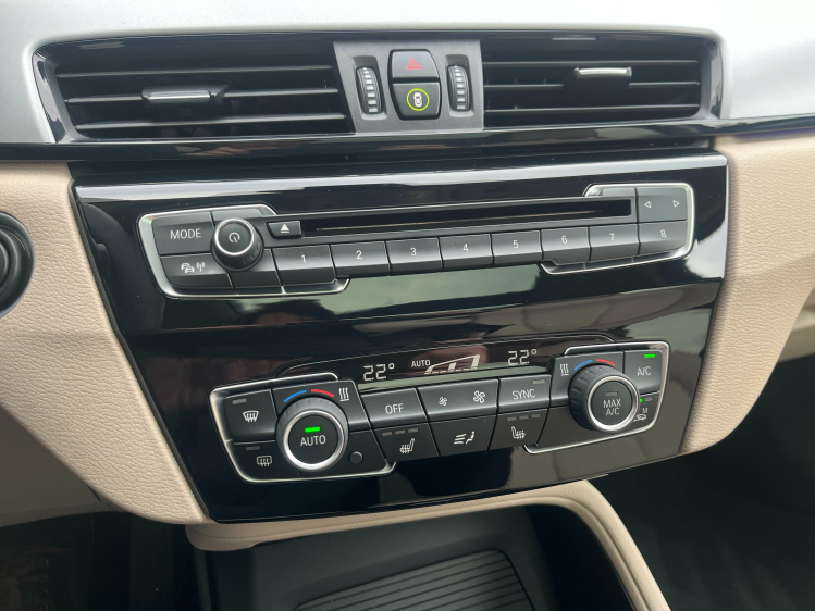 BMW X1 X1 sDrive18iA Panodak/Leder/Carplay/Camera/Sfeerv Leconte Motors
