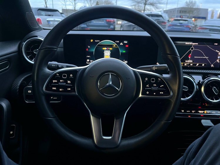 Mercedes-Benz CLA 180 CLA 180 Shooting Brake 7G-DCT Widescreen/Camera Leconte Motors