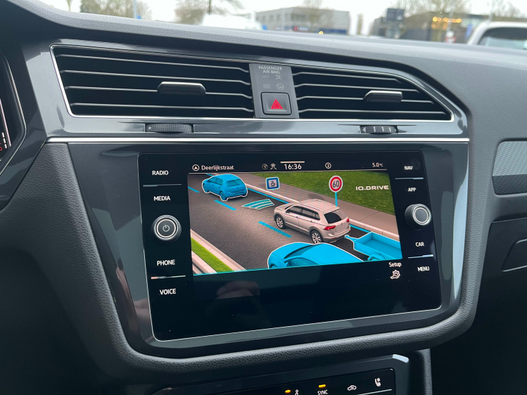 Volkswagen Tiguan Allspace Tiguan Allspace 1.5 TSI R-Line DSG Panodak/Leder.. Leconte Motors