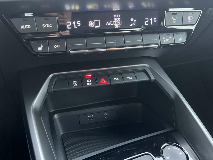 Audi A3 A3 30 TFSI S line S tronic Leder/Carplay/Virtual.. Leconte Motors