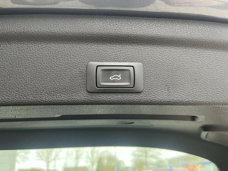 Audi Q3 Q3 SB 35TFSI S-Line Panodak/Leder/Camera/Carplay Leconte Motors