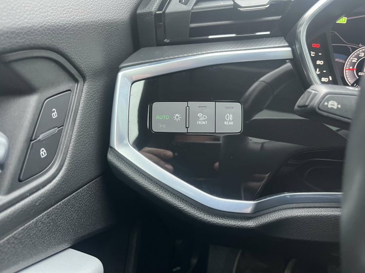 Audi Q3 Q3 SB 35TFSI S-Line Panodak/Leder/Camera/Carplay Leconte Motors