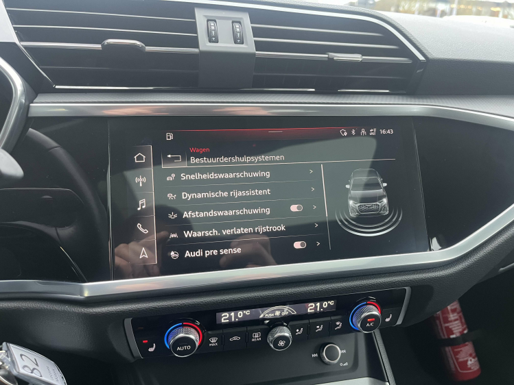 Audi Q3 Q3 SB 35TFSI S-Line Panodak/Leder/Camera/Carplay Leconte Motors