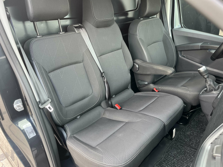 Renault Trafic 2.0 dCi Grand Confort 3-zit/Dakrek/Trekhaak/Carplay/Camera/...!! Leconte Motors