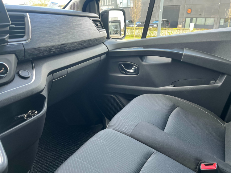 Renault Trafic 2.0 dCi Grand Confort 3-zit/Dakrek/Trekhaak/Carplay/Camera/...!! Leconte Motors