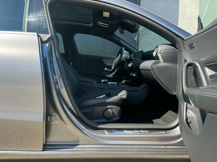 Mercedes-Benz CLA 180 CLA180iA Coupé Panodak/Leder/LED/Camera/...!! Leconte Motors