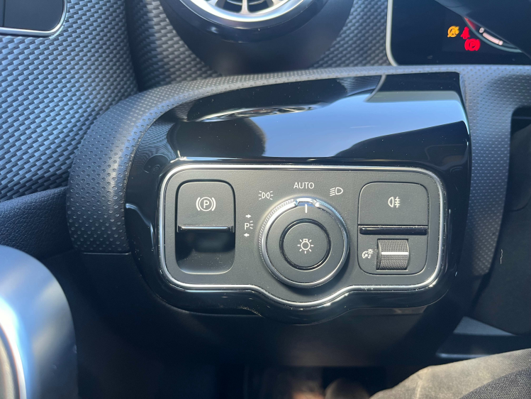 Mercedes-Benz CLA 180 CLA180iA Coupé Panodak/Leder/LED/Camera/...!! Leconte Motors