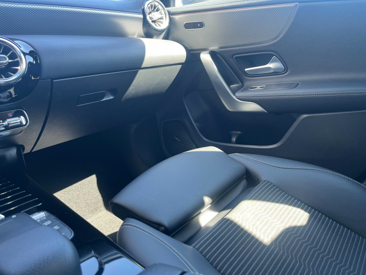 Mercedes-Benz CLA 180 CLA180iA Coupé Panodak/Leder/LED/Camera/...!! Leconte Motors