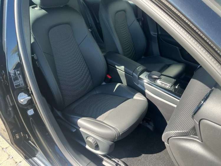 Mercedes-Benz A 180 A180i DCT LED/Widescreen/Leder/Camera/Zetelverwarming/...!! Leconte Motors