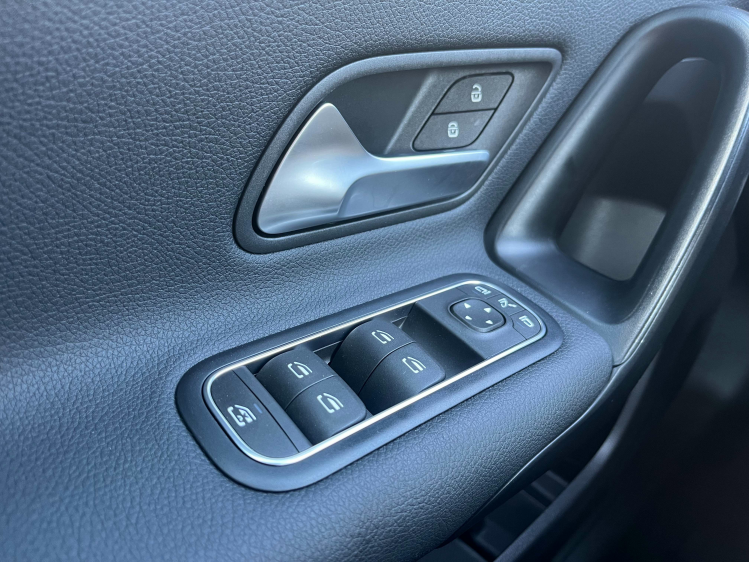 Mercedes-Benz A 180 A180i DCT LED/Widescreen/Leder/Camera/Zetelverwarming/...!! Leconte Motors