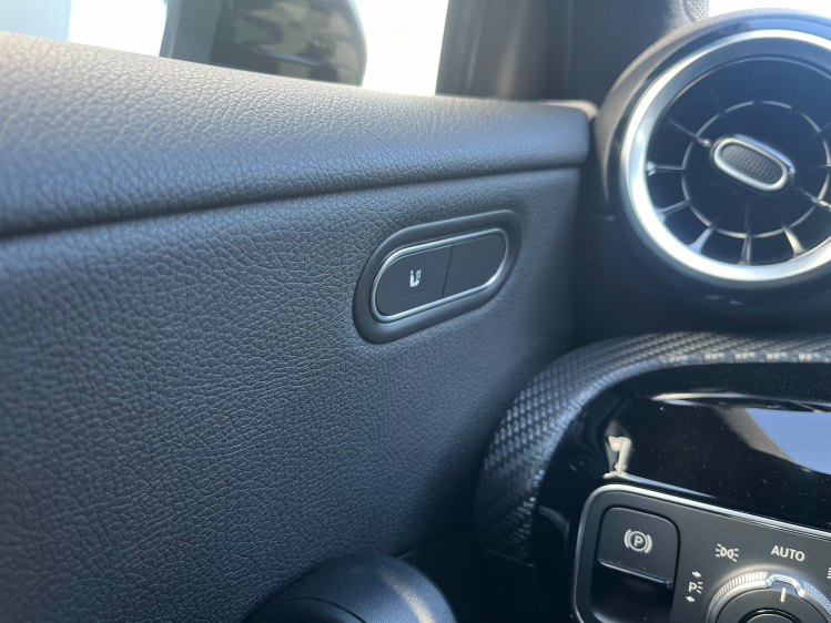 Mercedes-Benz A 180 A180i DCT LED/Widescreen/Leder/Camera/Zetelverwarming/...!! Leconte Motors