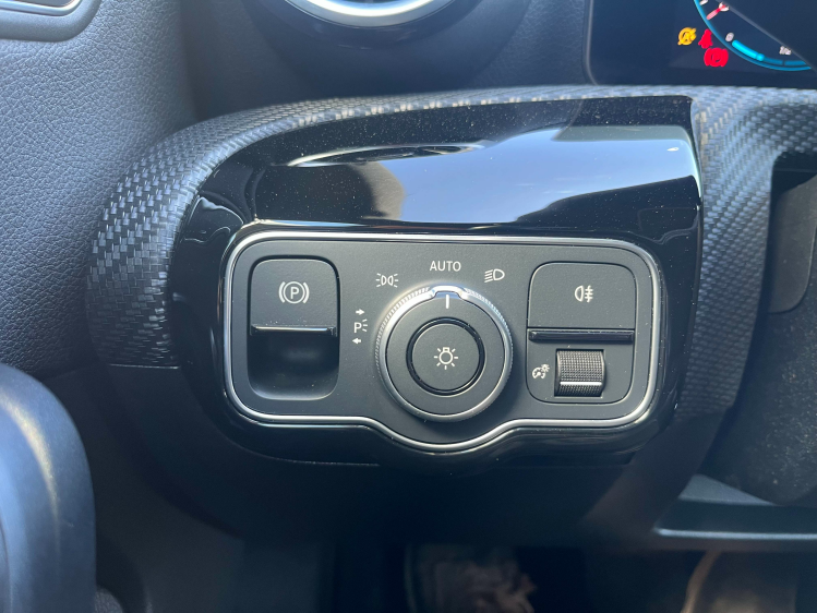 Mercedes-Benz A 180 A180i DCT LED/Widescreen/Leder/Camera/Zetelverwarming/...!! Leconte Motors