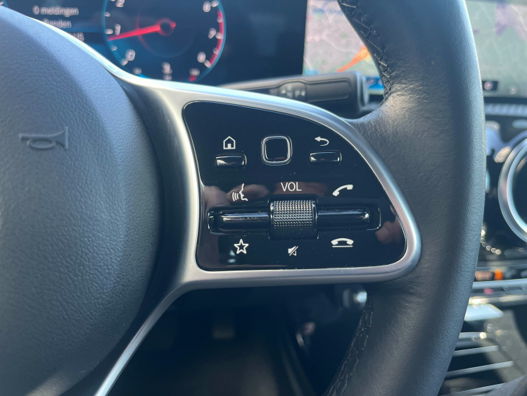 Mercedes-Benz A 180 A180i DCT LED/Widescreen/Leder/Camera/Zetelverwarming/...!! Leconte Motors