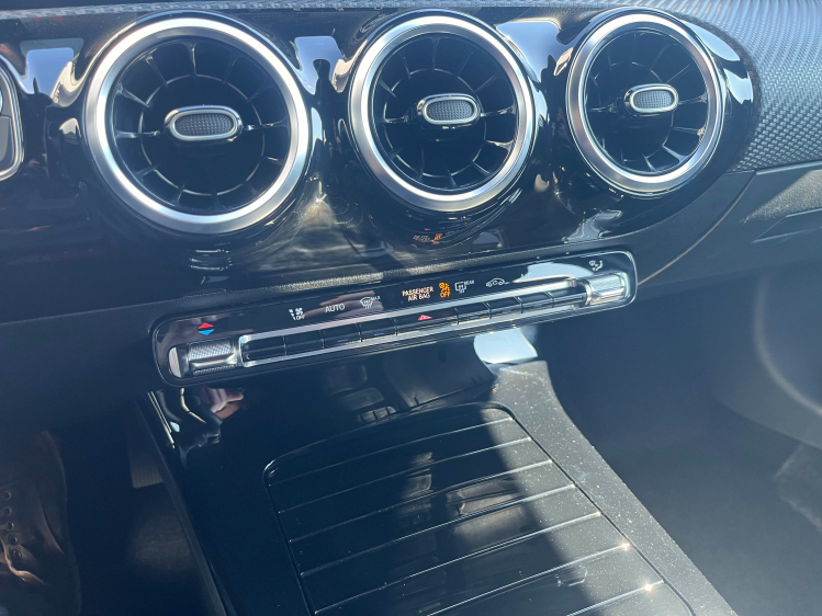 Mercedes-Benz A 180 A180i DCT LED/Widescreen/Leder/Camera/Zetelverwarming/...!! Leconte Motors