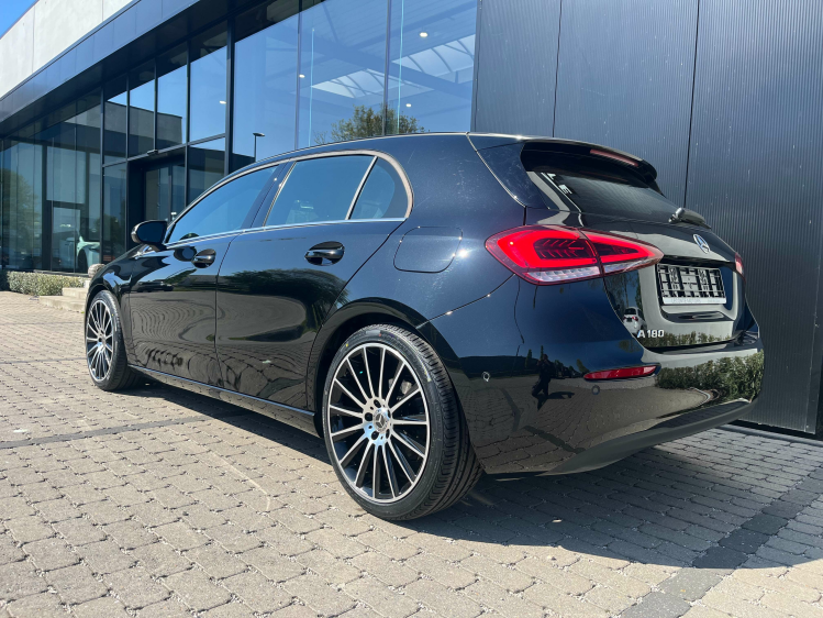 Mercedes-Benz A 180 A180i DCT LED/Widescreen/Leder/Camera/Zetelverwarming/...!! Leconte Motors