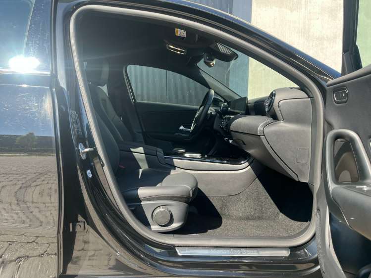 Mercedes-Benz A 180 A180i DCT LED/Widescreen/Leder/Camera/Zetelverwarming/...!! Leconte Motors