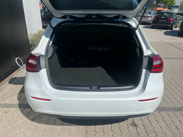 Mercedes-Benz A 180 A 180i DCT Widescreen/Navigatie/Camera/Zetelverwarming Leconte Motors