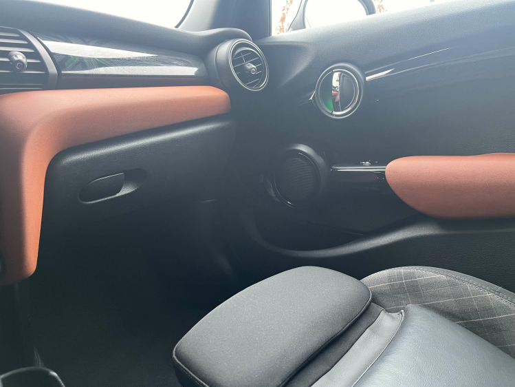 MINI Cooper Mini 1.5 Cooper Full-LED/Leder/Gps/Cruise/PDC/... Leconte Motors