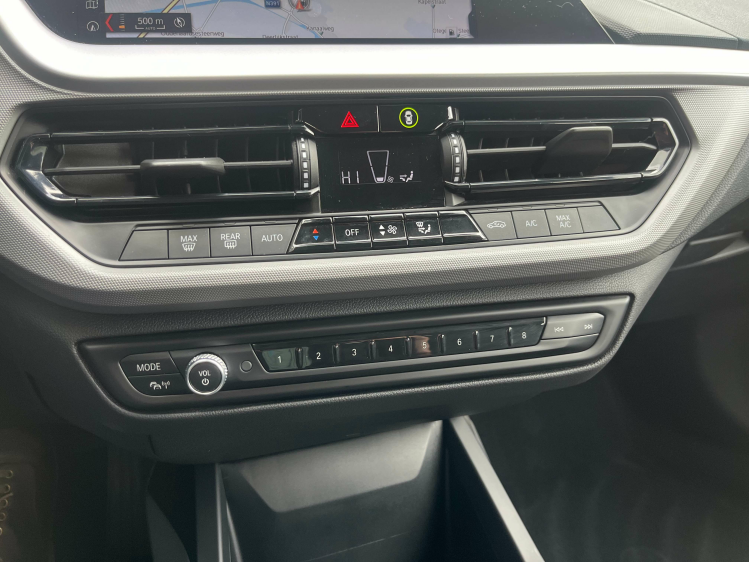 BMW 118 118iA Full-LED/Navigatie/Carplay/Cruise/PDC/BLTH.. Leconte Motors