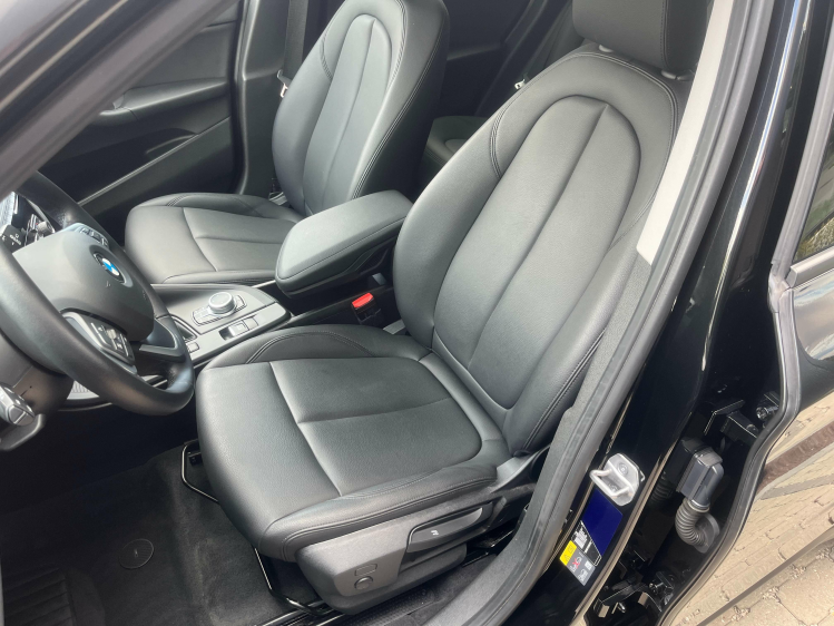 BMW X1 1.5iA xDrive25e Hybrid LED/Leder/Carplay/HUD/CAM.. Leconte Motors