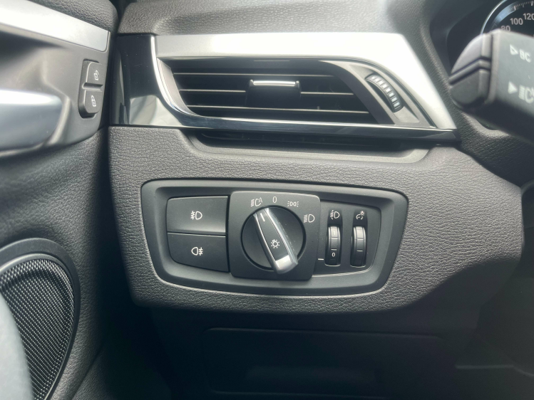 BMW X1 1.5iA xDrive25e Hybrid LED/Leder/Carplay/HUD/CAM.. Leconte Motors