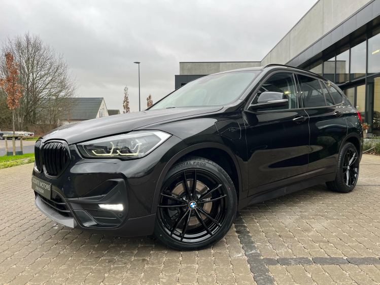 BMW X1 1.5iA xDrive25e Hybrid LED/Leder/Carplay/HUD/CAM.. Leconte Motors