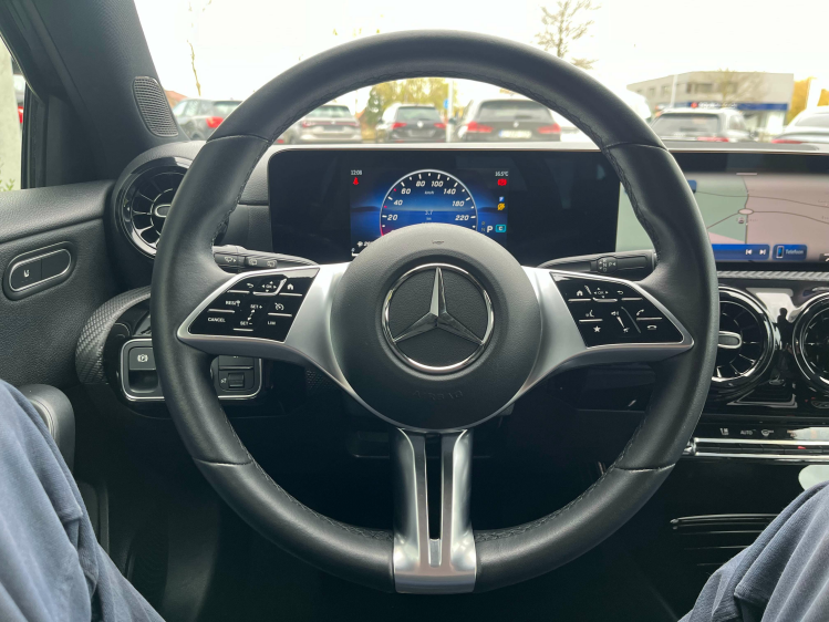 Mercedes-Benz A 180 A 180 7G-DCT Facelift Widescreen/LED/Sportzetels Leconte Motors