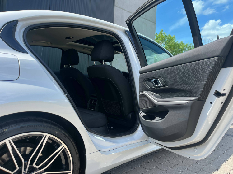 BMW 318 318iAS Berline Schuifdak/Navigatie/Carplay/Cruise/PDC Leconte Motors