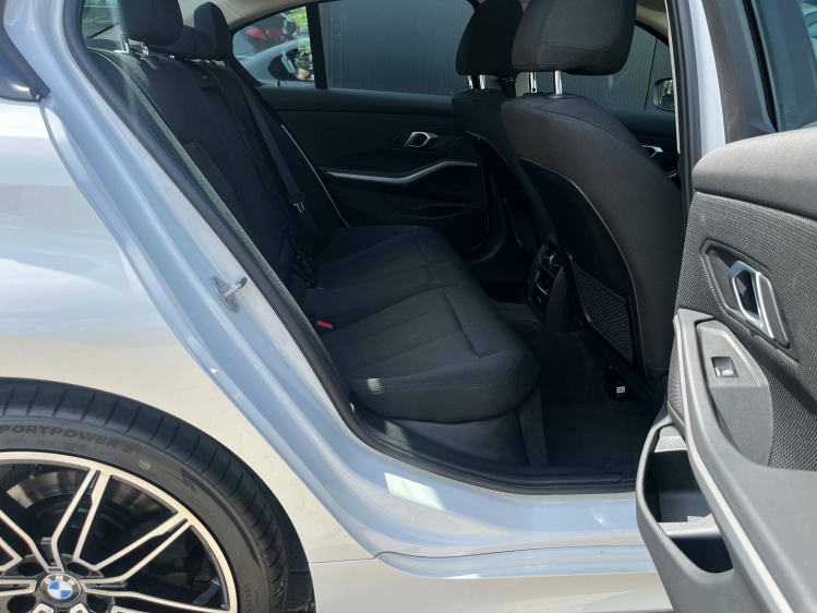 BMW 318 318iAS Berline Schuifdak/Navigatie/Carplay/Cruise/PDC Leconte Motors
