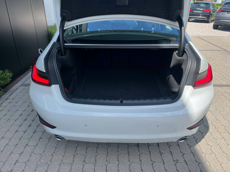 BMW 318 318iAS Berline Schuifdak/Navigatie/Carplay/Cruise/PDC Leconte Motors