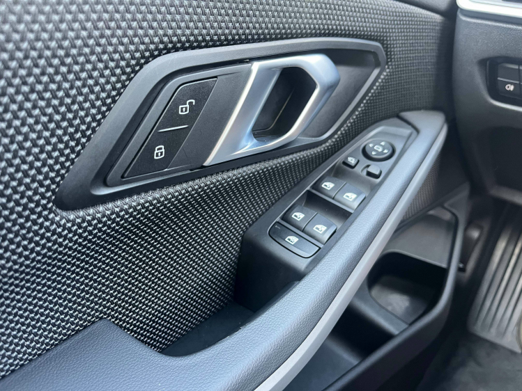 BMW 318 318iAS Berline Schuifdak/Navigatie/Carplay/Cruise/PDC Leconte Motors