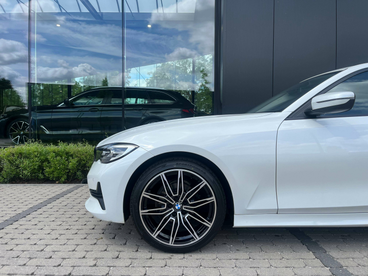 BMW 318 318iAS Berline Schuifdak/Navigatie/Carplay/Cruise/PDC Leconte Motors