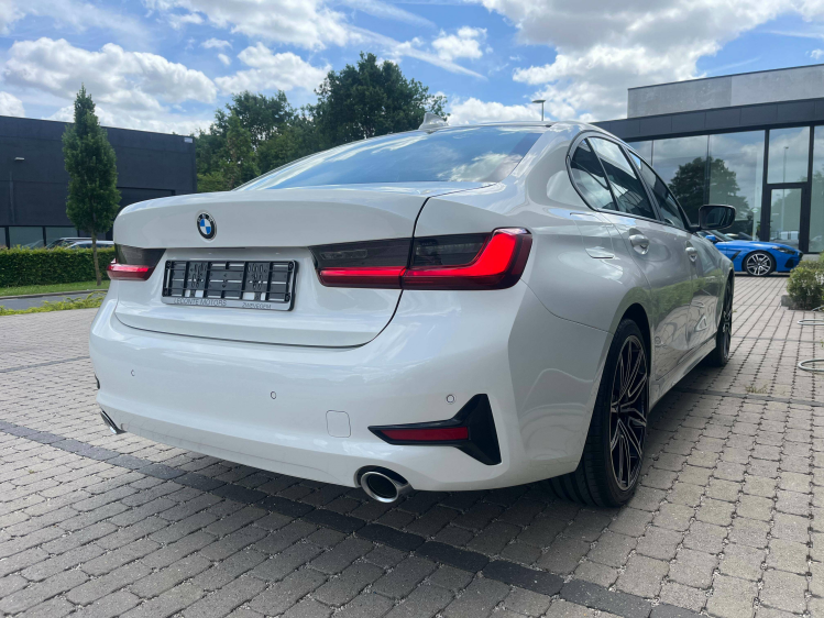 BMW 318 318iAS Berline Schuifdak/Navigatie/Carplay/Cruise/PDC Leconte Motors