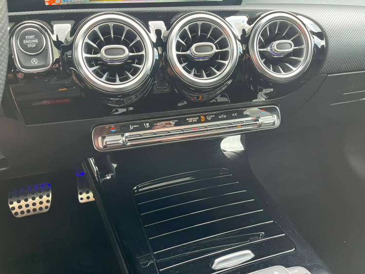 Mercedes-Benz CLA 200 CLA 200iA DCT AMG-PACK Panodak/Sfeerverlichting/Memoryseats/Carplay/... Leconte Motors