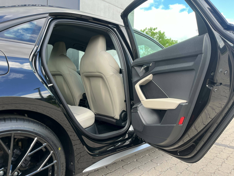 Audi A3 A3 30 TFSI Berline S-Line Full-LED/Virtual/Leder/Camera/Carplay Leconte Motors
