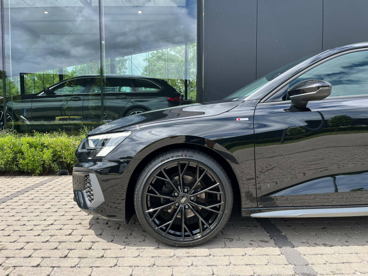 Audi A3 A3 30 TFSI Berline S-Line Full-LED/Virtual/Leder/Camera/Carplay Leconte Motors